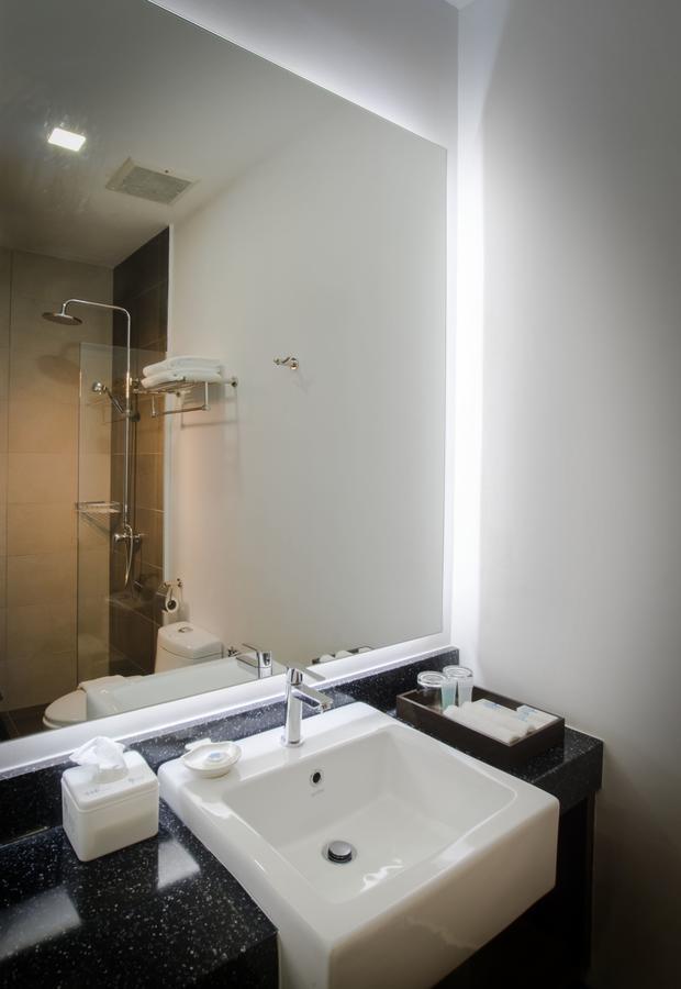 Superior Queen Room without Window,646319019:JPEG